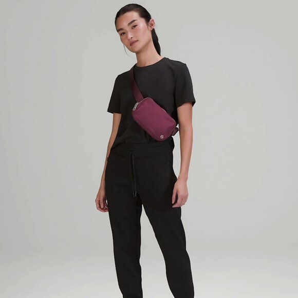 Lululemon Everywhere Crossbody Belt Bag - Burgundy - Picture 5 of 6